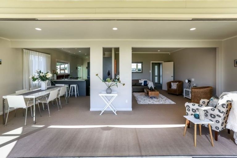 Photo of property in 27 List Street, Welbourn, New Plymouth, 4310