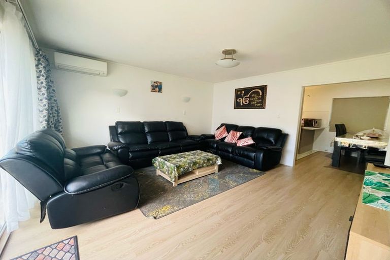 Photo of property in 2/15 Hayward Road, Papatoetoe, Auckland, 2025