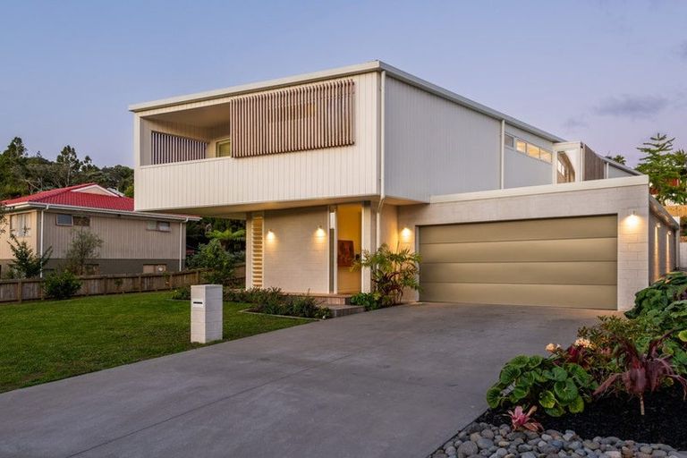 Photo of property in 5 Seaton Road, Murrays Bay, Auckland, 0630