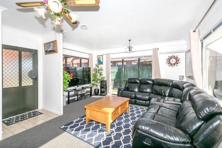 Photo of property in 14 Catalina Drive, Melville, Hamilton, 3206