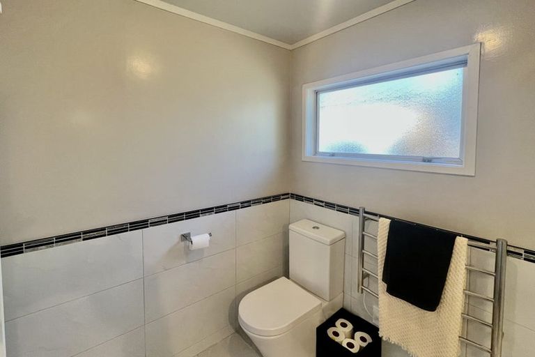 Photo of property in 1/5 Himalaya Drive, Half Moon Bay, Auckland, 2012