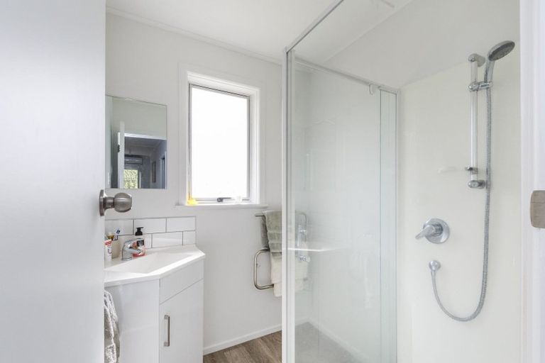 Photo of property in 7 Tararua Terrace, Cloverlea, Palmerston North, 4412