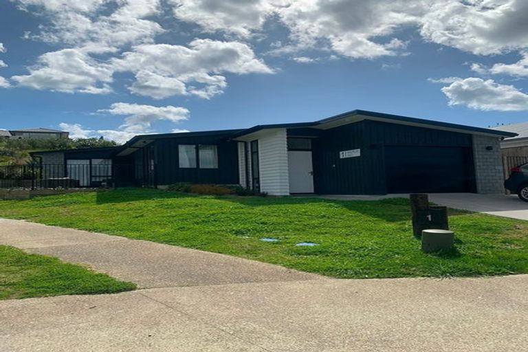 Photo of property in 1 Hauruia Way, Pyes Pa, Tauranga, 3112