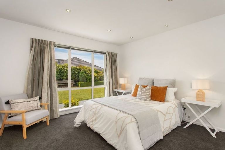 Photo of property in 317 Gardiners Road, Harewood, Christchurch, 8051