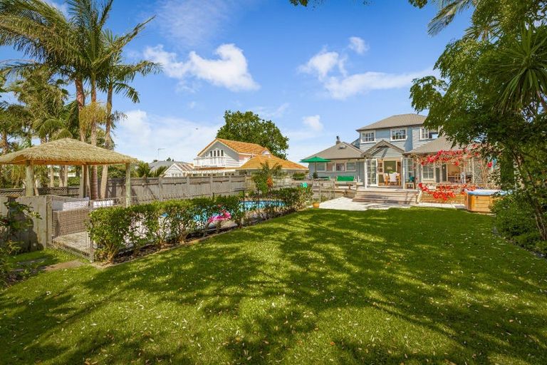 Photo of property in 34 Norwood Road, Bayswater, Auckland, 0622