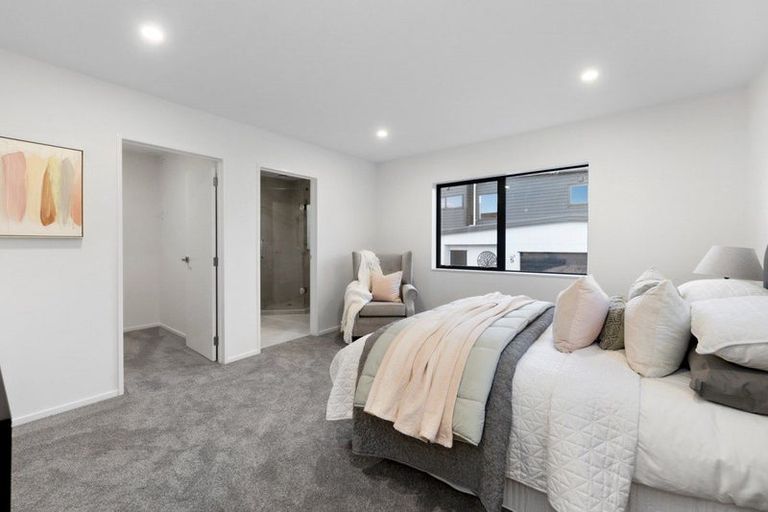 Photo of property in 8 Libby Lane, Howick, Auckland, 2010