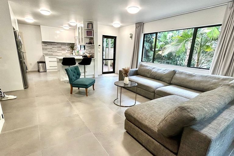 Photo of property in 19 Moore Street, Hillcrest, Auckland, 0627