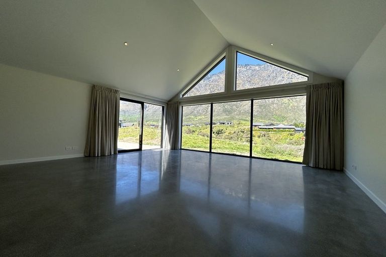 Photo of property in 73 Spur Ridge Rise, Jacks Point, 9371