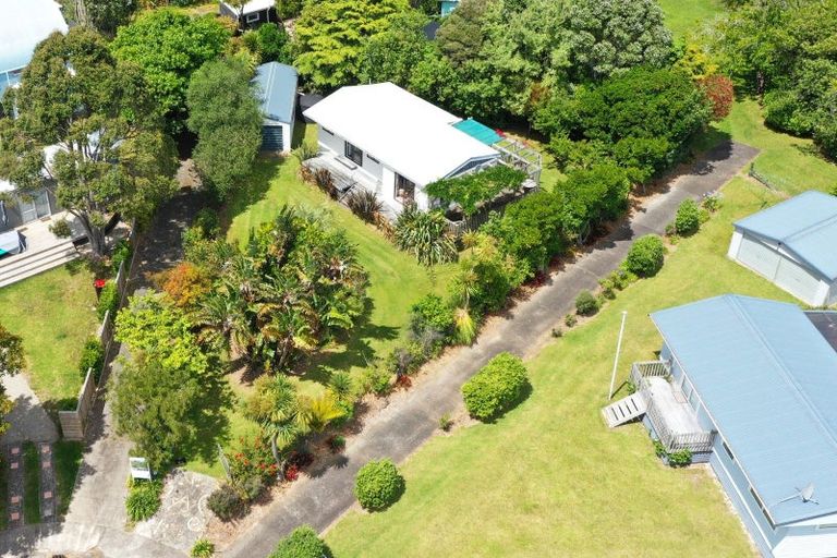 Photo of property in 10 Stingray Crescent, Whiritoa, Whangamata, 3691