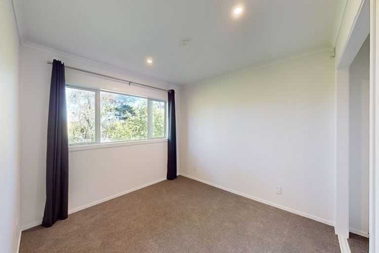 Photo of property in 3 Dunmail Way, Newlands, Wellington, 6037