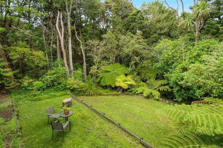 Photo of property in 14 Eugen Place, Bayview, Auckland, 0629