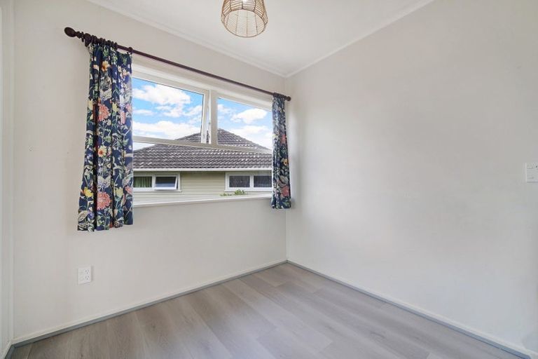 Photo of property in 51 Fairclough Road, Beach Haven, Auckland, 0626