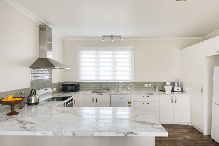 Photo of property in 7 Station Road, Marton, 4710