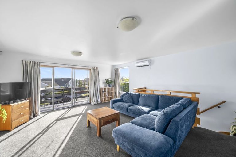 Photo of property in 2/8 Applewood Place, Casebrook, Christchurch, 8051