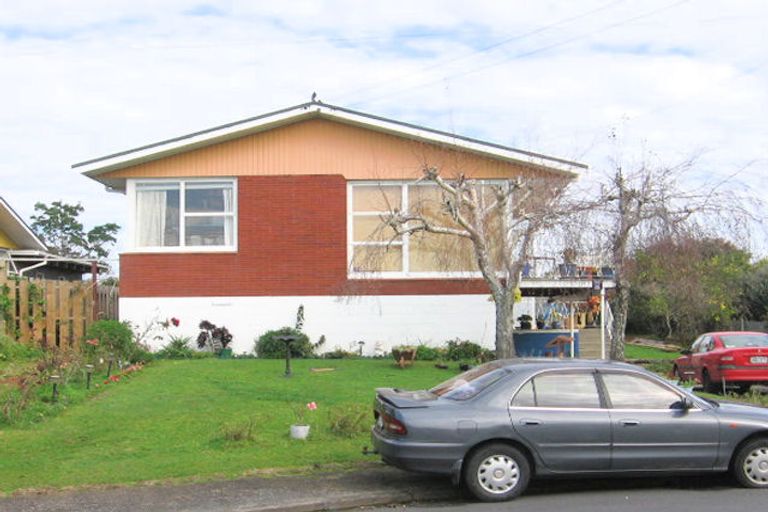 Photo of property in 14 Hollinbrigg Place, Manurewa, Auckland, 2102