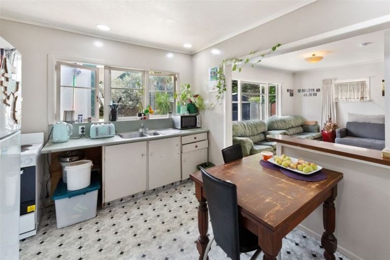 Photo of property in 57 Wedgwood Avenue, Mangere East, Auckland, 2024