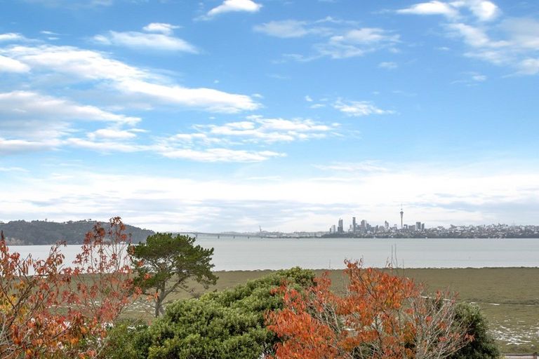 Photo of property in 148 West Harbour Drive, West Harbour, Auckland, 0618