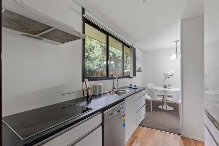 Photo of property in 2/16 Sarajevo Place, Massey, Auckland, 0614