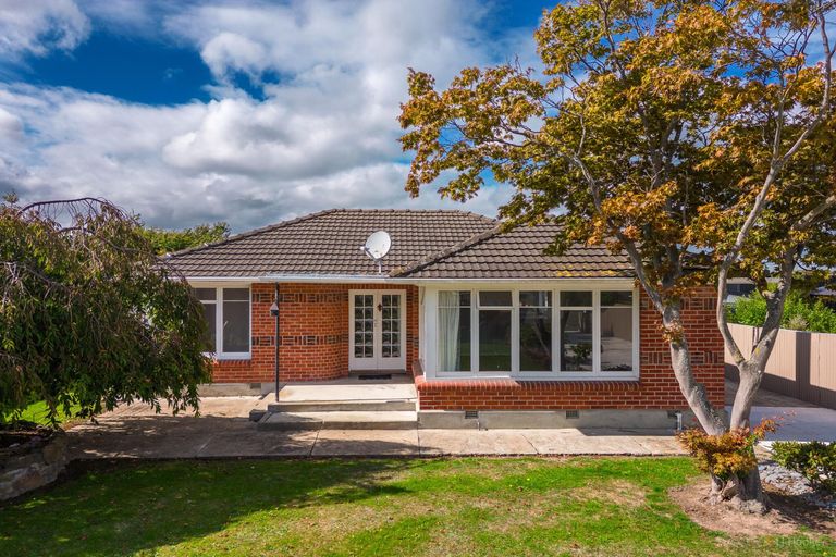 Photo of property in 39 Rhodes Street, Waimate, 7924