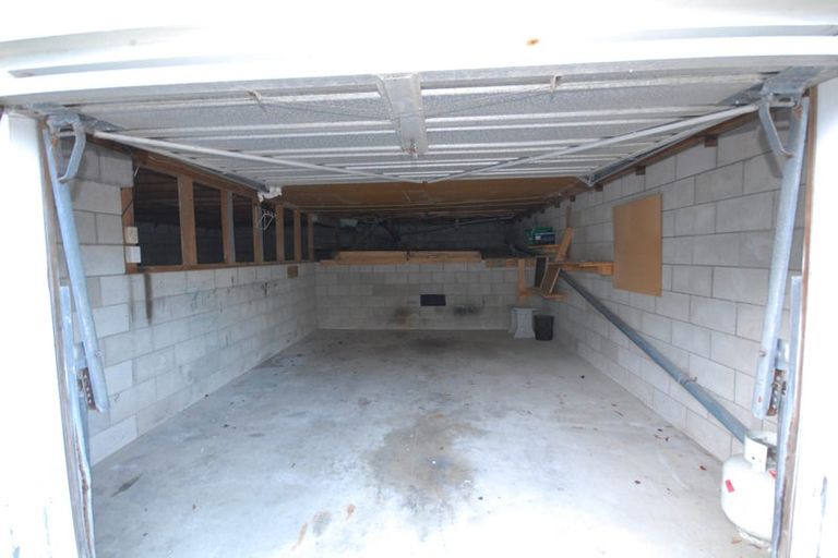 Photo of property in 2/16 Beach Road, Castor Bay, Auckland, 0620