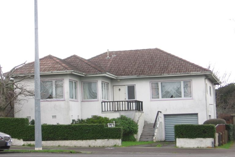 Photo of property in 71 Victoria Avenue, Palmerston North, 4410