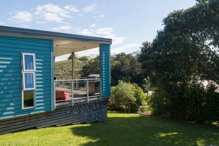 Photo of property in 11 Robertson Street, Russell, 0202