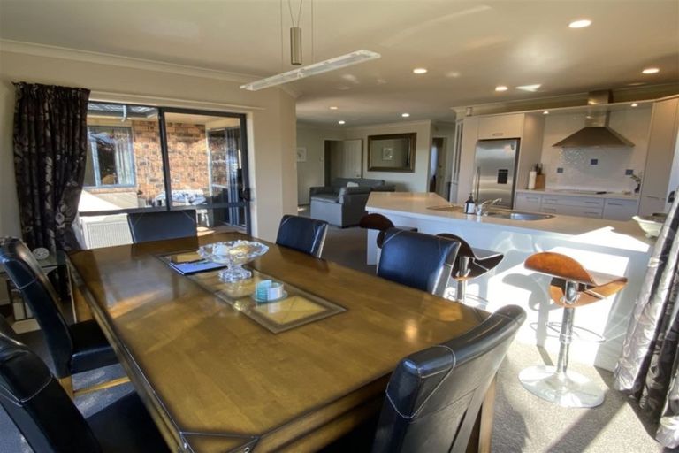 Photo of property in 2 Sunset Drive, Pukekohe, 2120