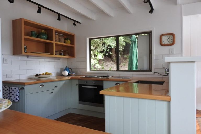 Photo of property in 16 Major Bridge Drive, Russell, 0272