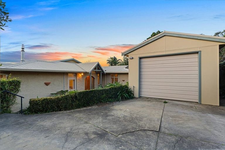 Photo of property in 1358a Whangaparaoa Road, Army Bay, Whangaparaoa, 0930