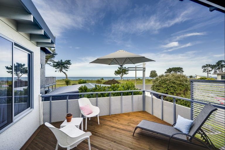 Photo of property in 6 Anthony Place, Bay View, Napier, 4104
