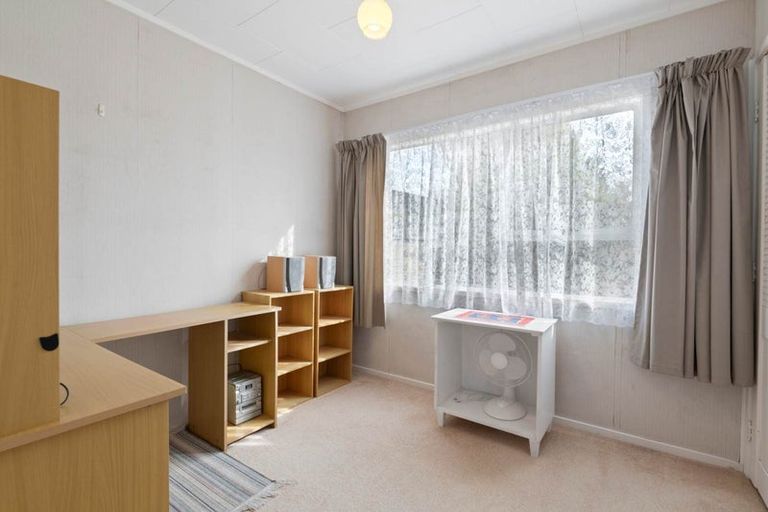 Photo of property in 24 Santiago Crescent, Unsworth Heights, Auckland, 0632