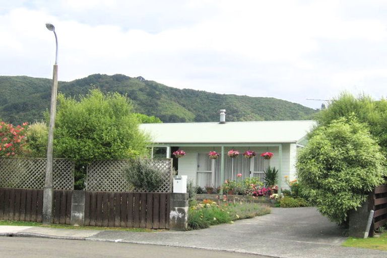 Photo of property in 9 Toledo Grove, Totara Park, Upper Hutt, 5018