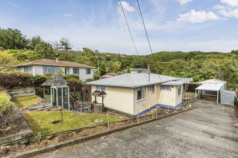 Photo of property in 124 Sievers Grove, Cannons Creek, Porirua, 5024