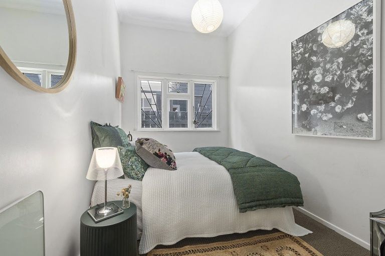 Photo of property in 96 Pirie Street, Mount Victoria, Wellington, 6011