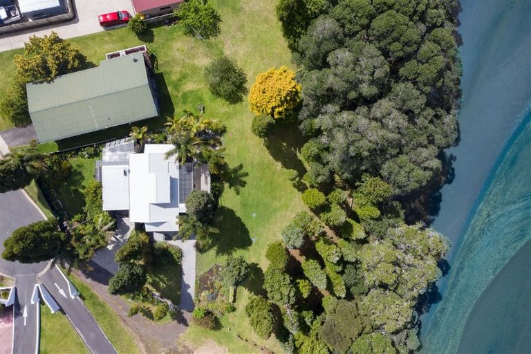 Photo of property in 122 Waireka Place, Whangamata, 3620