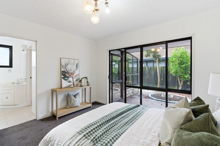 Photo of property in 16 Fernbrook Place, Mairehau, Christchurch, 8013