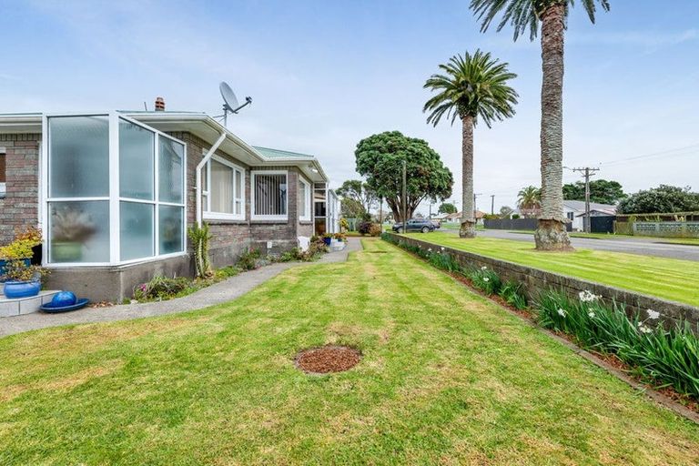 Photo of property in 73 Browne Street, Waitara, 4320