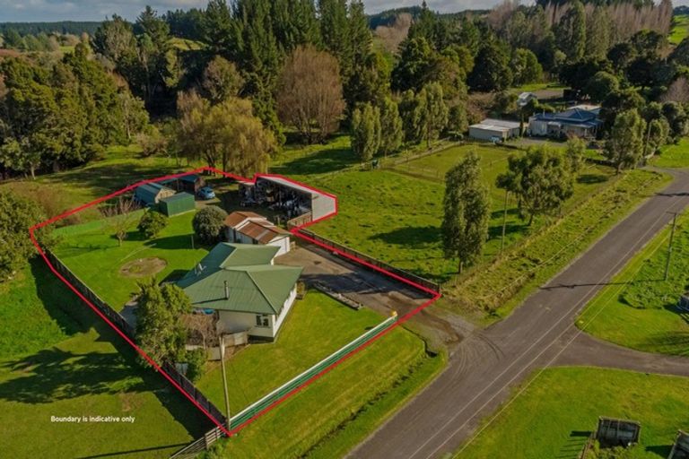 Photo of property in 83 Trickers Road, Bulls, 4818