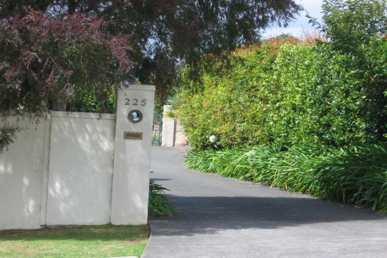 Photo of property in 225 Beach Road, Campbells Bay, Auckland, 0630