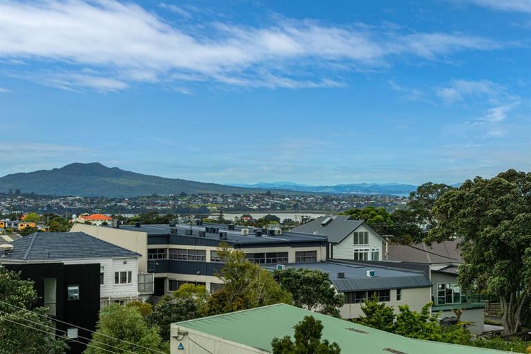 Photo of property in Sugar Lane Apartments, 5/31 Rawene Road, Birkenhead, Auckland, 0626