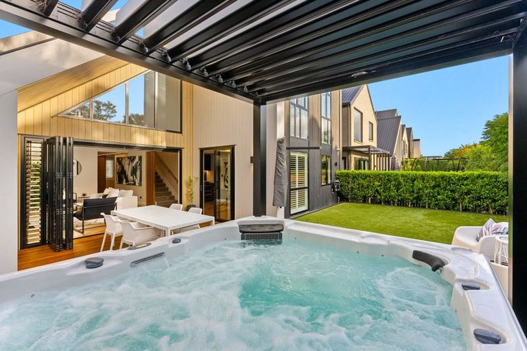 Photo of property in 15 Jack Seabrook Road, Hobsonville, Auckland, 0616