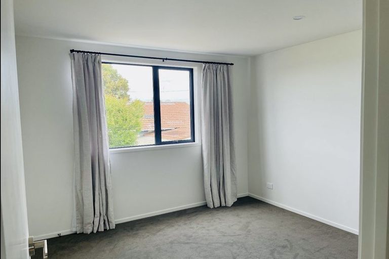 Photo of property in 26 Clay Works Lane, New Lynn, 0600