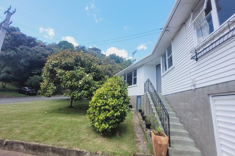 Photo of property in 12 Taupo Crescent, Plimmerton, Porirua, 5026