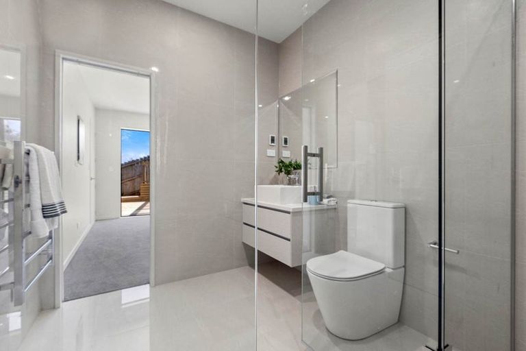 Photo of property in 15a Living Stream Road, Albany Heights, Auckland, 0632