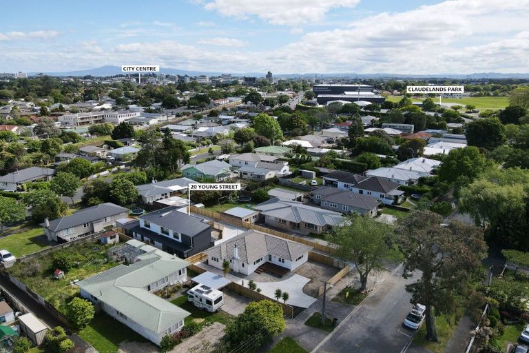 Photo of property in 2/20 Young Street, Claudelands, Hamilton, 3214