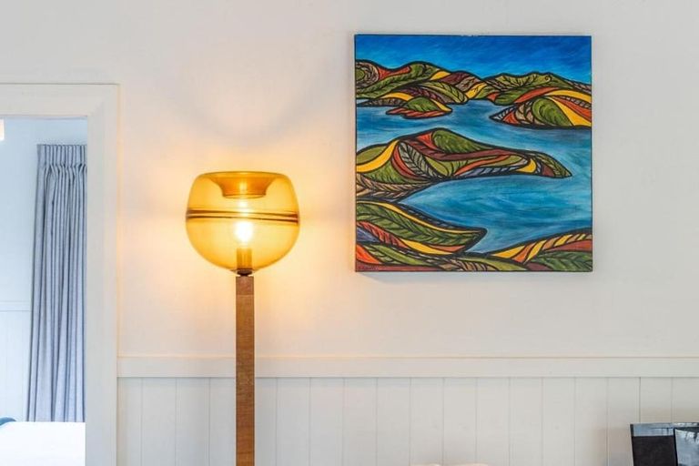 Photo of property in 70 Queens Drive, Oneroa, Waiheke Island, 1081