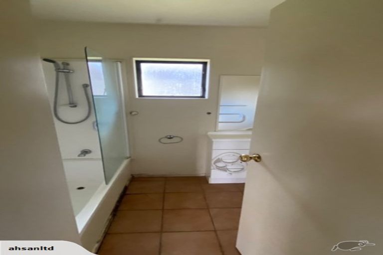 Photo of property in 21 Seabrook Avenue, New Lynn, Auckland, 0600