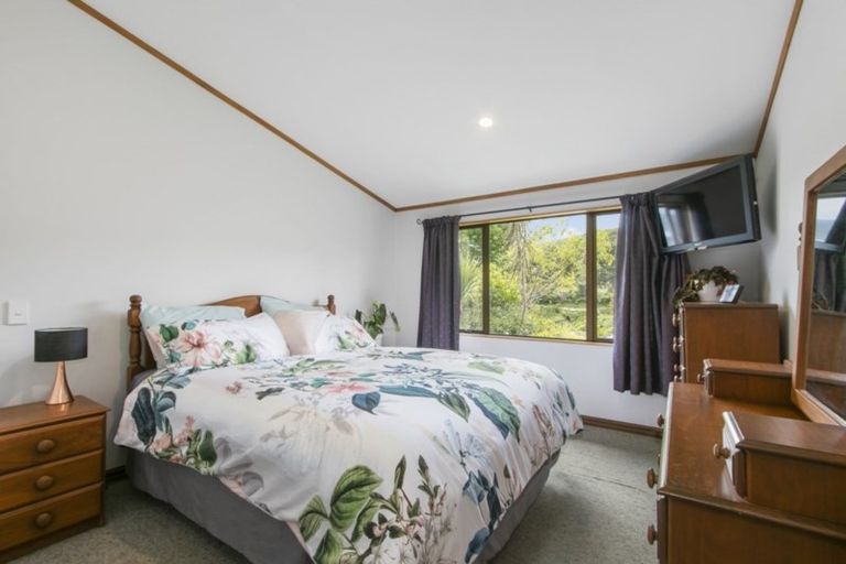 Photo of property in 51 Kaitangata Crescent, Kelson, Lower Hutt, 5010