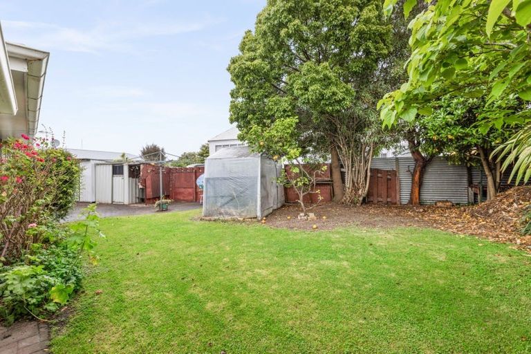 Photo of property in 2/24 Oxford Street, Taradale, Napier, 4112