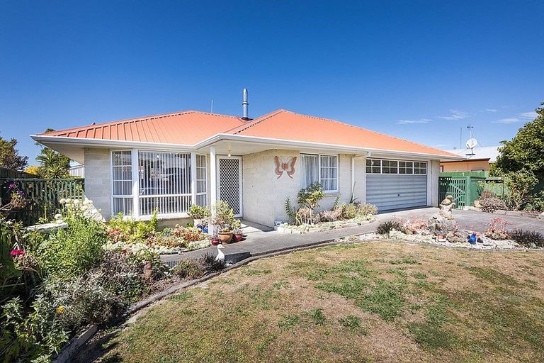 Photo of property in 21 Colonial Place, Kelvin Grove, Palmerston North, 4414